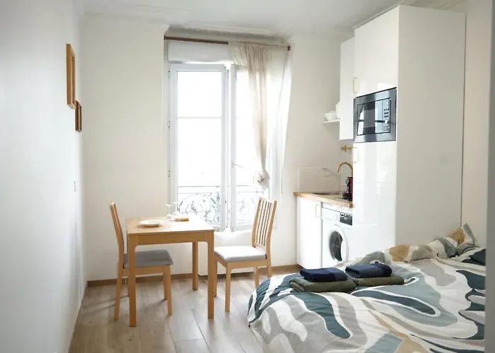 Vaugirard1 Appt 15, Eiffel Tower View