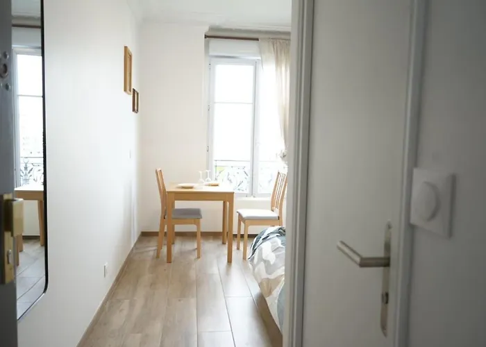 Vaugirard1 Appt 15, Eiffel Tower View