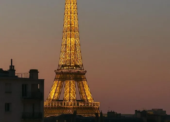 Vaugirard1 Appt 15, Eiffel Tower View